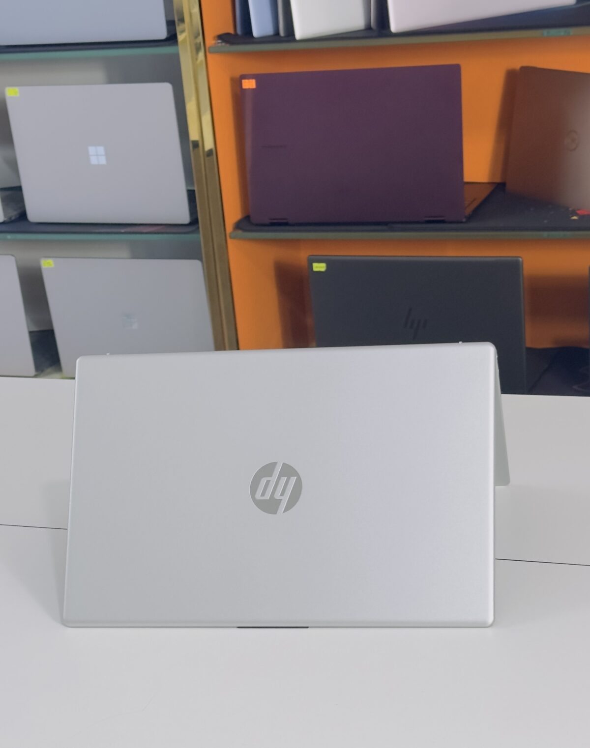 HP 15 - Image 1